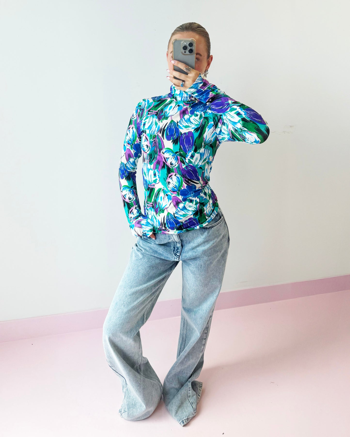 Treasure Room Pulli Tulips | White