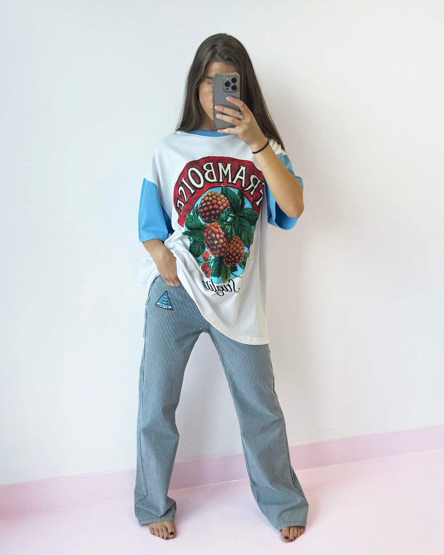 Treasure Room T-shirt Framboise | White