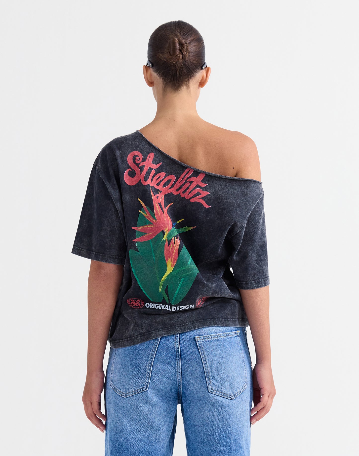 Lucio Off-Shoulder T-shirt | Black