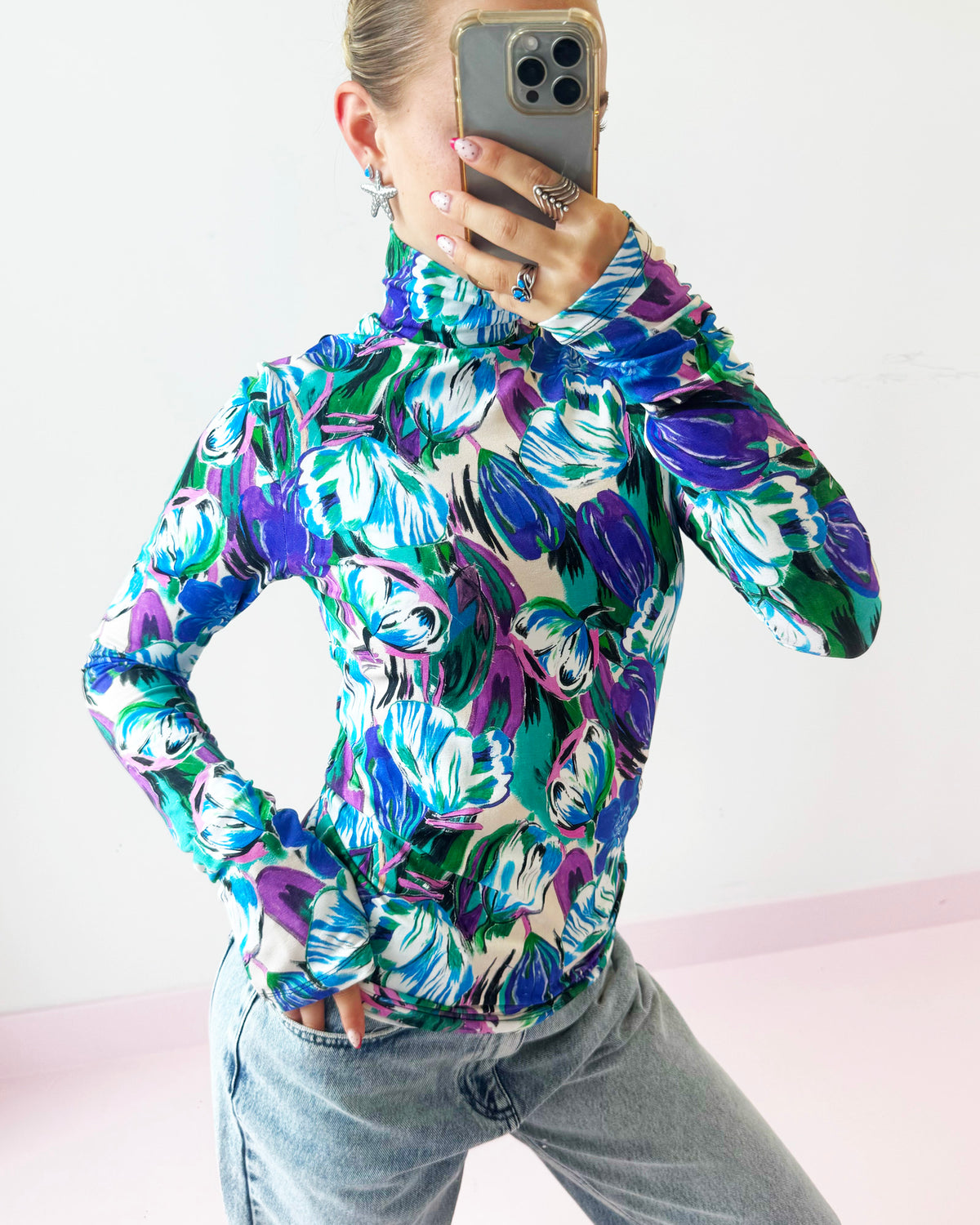 Treasure Room Pulli Tulips | White